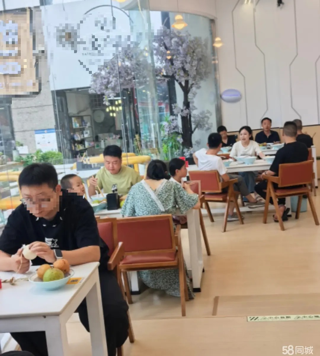 （转让）核心商圈，客流量大且稳定